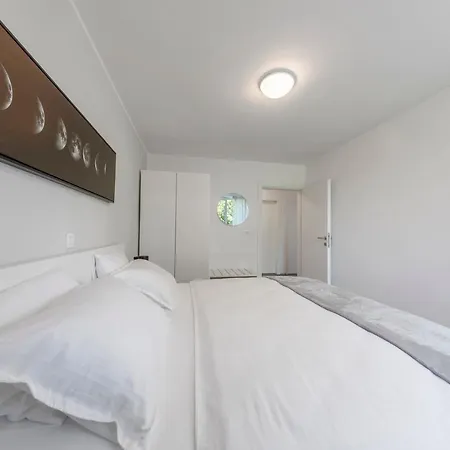 Apartment Fani With Free Private Parking