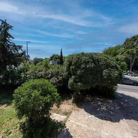 Fani With Free Private Parking